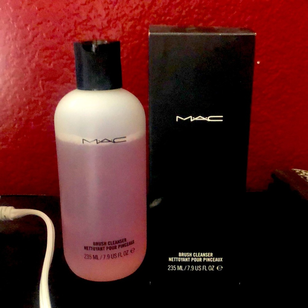 MAC brush cleaner 235ml/7.9 us fl oz